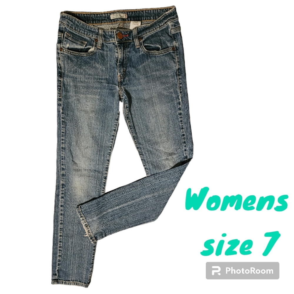 Levi’s Straight Skinny Blue Jeans 303 medium wash Western classic women size 7
